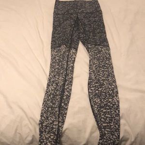 Super high waisted black/white LuluLemon Leggings